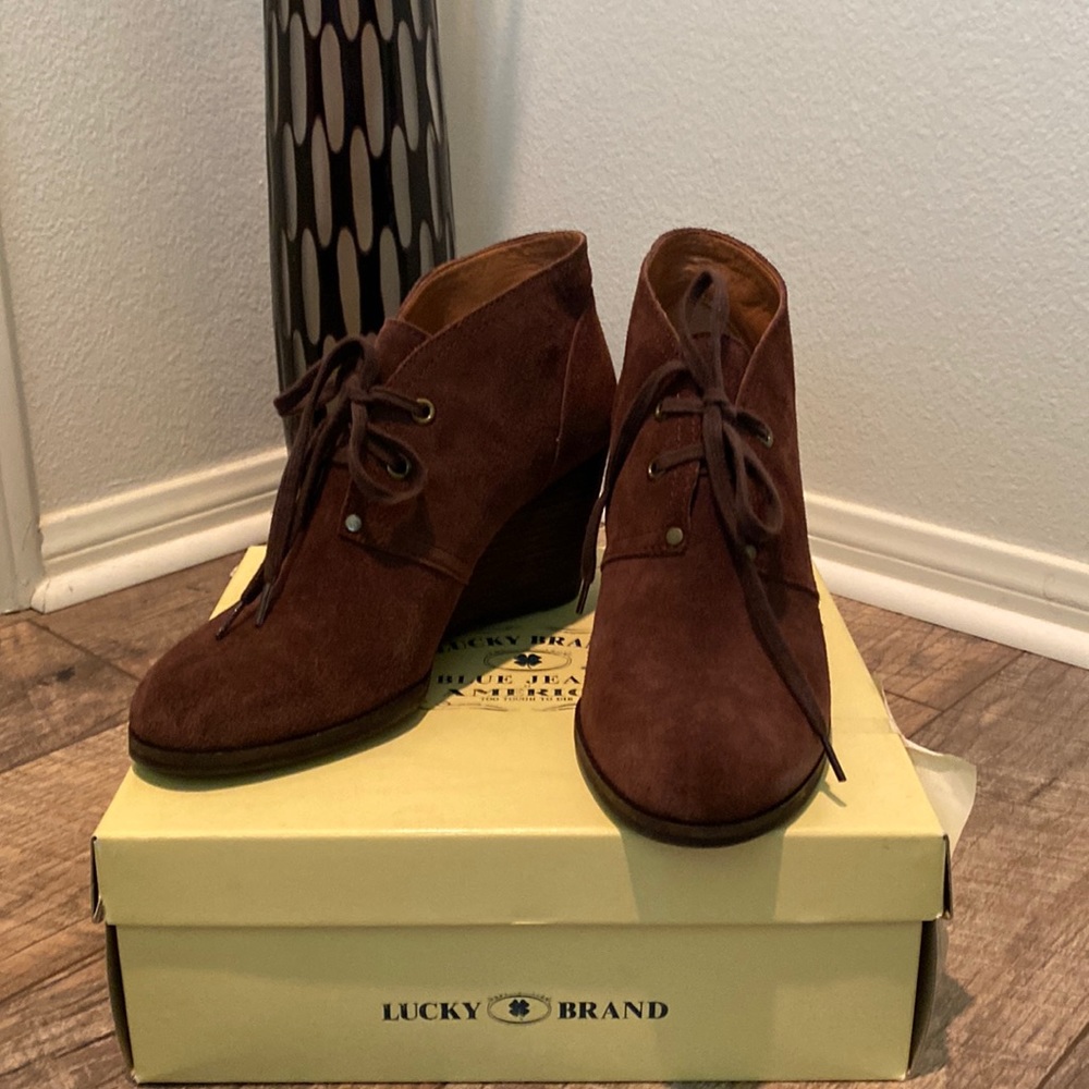Lucky Brand Tobacco Oiled Suede Size 10